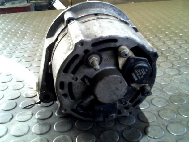 Foto: LICHTMASCHINE eines Alfa Romeo 164 2.0 Twin Spark
