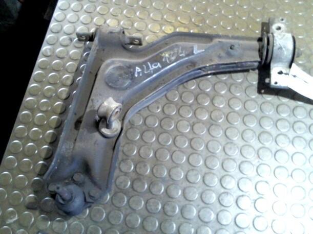 Foto: QUERLENKER VORN LINKS eines Alfa Romeo 164 2.0 Twin Spark