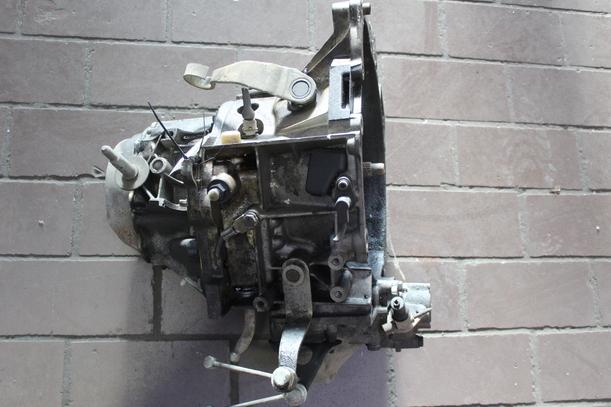 Foto: SCHALTGETRIEBE 5-GANG eines Peugeot 309 XS