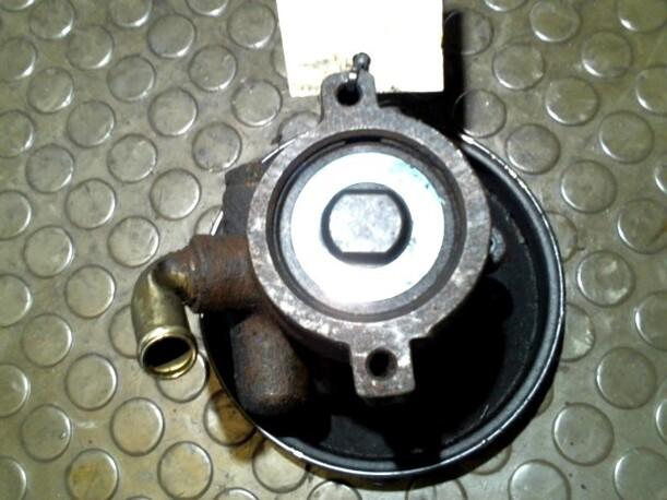 Foto: LENKGETRIEBEPUMPE eines Ford Express