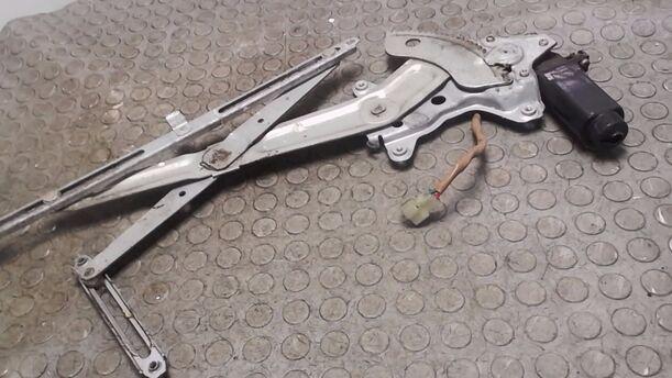 Foto: FENSTERHEBER ELEKTRISCH HINTEN RECHTS eines Toyota Carina Liftback 16V GLi "SC