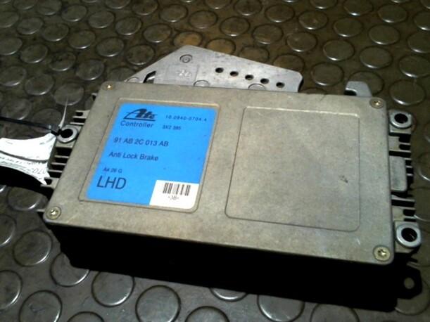 Foto: ABS STEUERGERÄT eines Ford Escort 16V GLE Intercooler