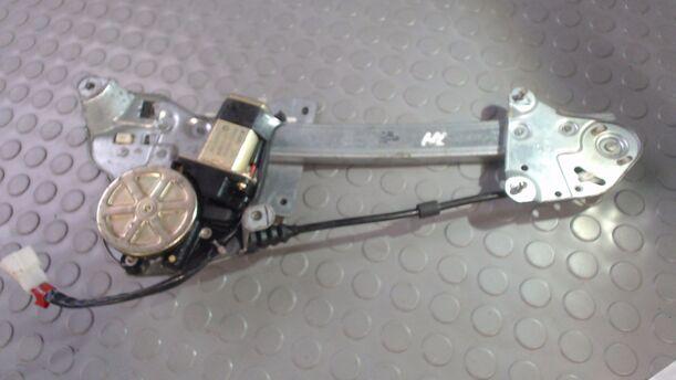 Foto: FENSTERHEBER ELEKTR HINTEN LINKS eines Mazda 626 1.9i Njoy