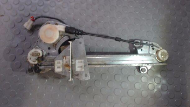 Foto: FENSTERHEBER ELEKTR HINTEN LINKS eines Mazda 626 1.9i Njoy
