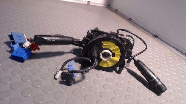 Foto: BLINKSCHALTER/KOMBISCHALTER eines Mazda 626 1.9i Njoy