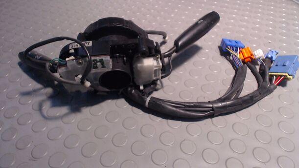 Foto: BLINKSCHALTER/KOMBISCHALTER eines Mazda 626 1.9i Njoy