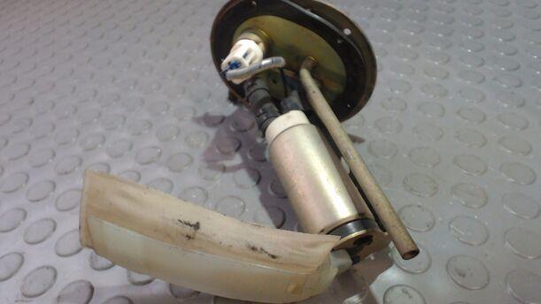 Foto: KRAFTSTOFFPUMPE eines Mazda 626 1.9i Njoy