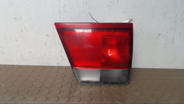 Foto: HECKLEUCHTE INNEN LINKS eines Mazda 626 2.0i