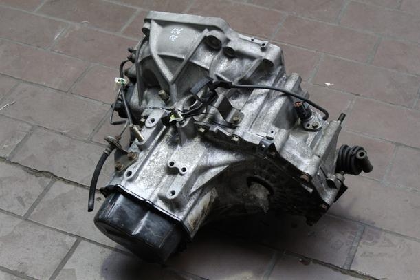 Foto: SCHALTGETRIEBE-5-GANG eines Mazda 626 2.0i