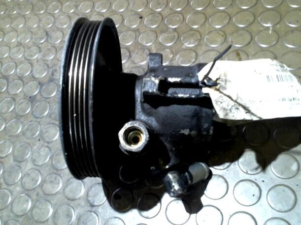 Foto: LENKGETRIEBEPUMPE eines Ford Escort CL