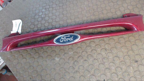 Foto: KÜHLERGRILL eines Ford Mondeo Turnier CL