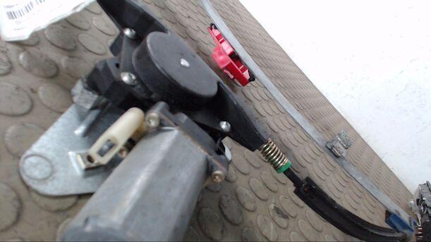 Foto: FENSTERHEBER ELEKTR. VORN RECHTS eines Ford Mondeo Turnier CL