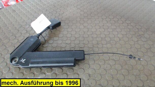 Foto: GURTSTRAFFER VORN LINKS eines Ford Mondeo CL