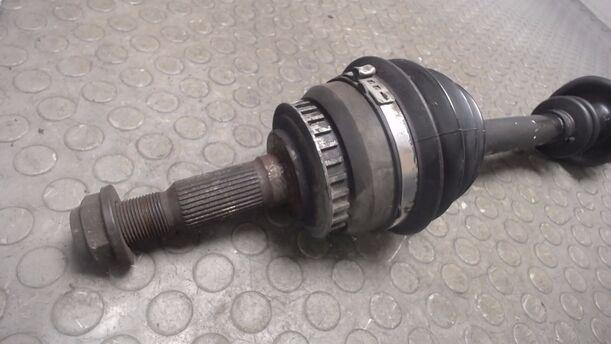 Foto: ANTRIEBSWELLE LINKS eines Saab 9-3 2.0i Turbo