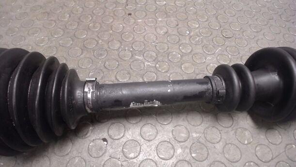 Foto: ANTRIEBSWELLE LINKS eines Saab 9-3 2.0i Turbo