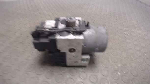 Foto: HAUPTBREMSAGGREGAT ABS eines Saab 9-3 2.0i Turbo