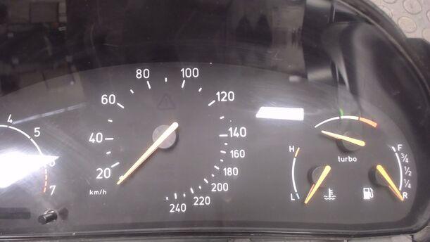 Foto: TACHOEINHEIT eines Saab 9-3 2.0i Turbo