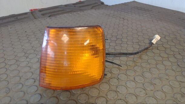 Foto: BLINKER / BLINKLEUCHTE LINKS eines VW Passat Variant 1.9