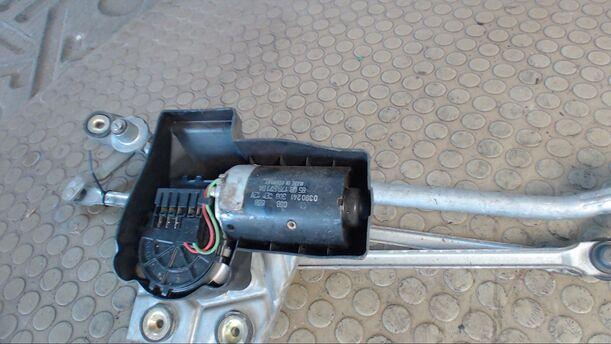 Foto: SCHEIBENWISCHERMOTOR VORN eines Ford Scorpio 24V