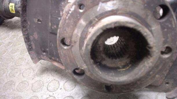 Foto: FEDERBEIN VORN LINKS eines Opel Ascona c