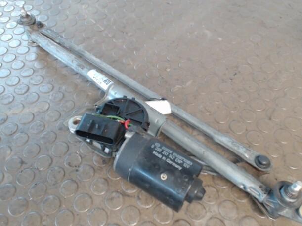 Foto: SCHEIBENWISCHERMOTOR VORN eines Opel Vectra 1.6