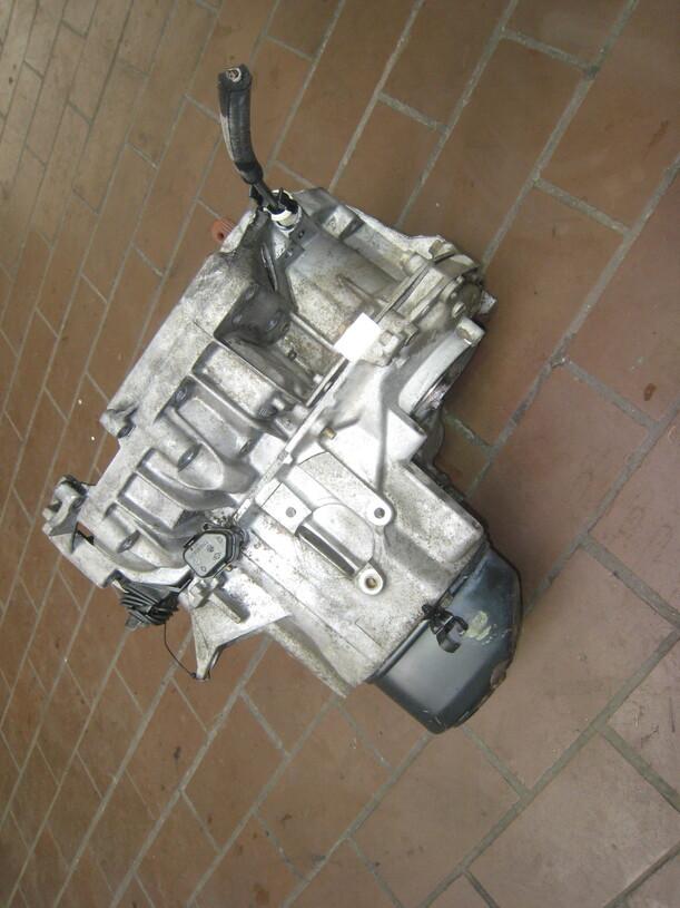 Foto: SCHALTGETRIEBE 5-GANG  JB3097 eines Renault Rapid T55