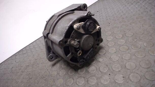 Foto: LICHTMASCHINE eines OPEL REKORD E CARAVAN 1,8S
