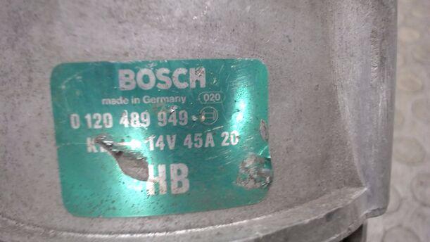 Foto: LICHTMASCHINE eines OPEL REKORD E CARAVAN 1,8S