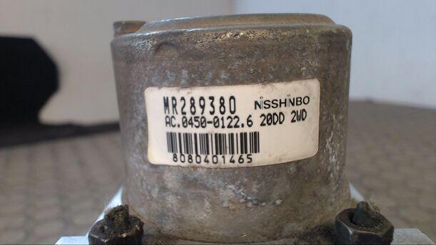 Foto: HAUPTBREMSAGGREGAT ABS eines Mitsubishi Space Wagon GDI Classic