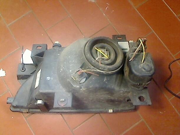 Foto: SCHEINWERFER RECHTS eines Ford Escort