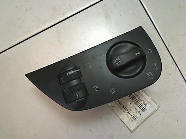 Foto: LICHTSCHALTER eines Seat Cordoba 1.6i