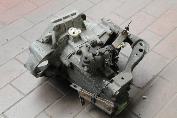 Foto: SCHALTGETRIEBE 5-GANG DFN eines Seat Cordoba 1.6i