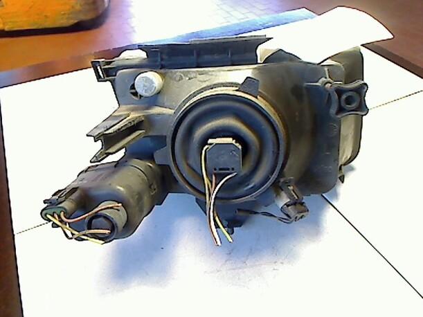 Foto: SCHEINWERFER KOMPLETT LINKS L eines Opel Corsa
