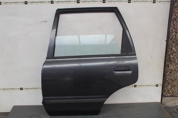 Foto: TÜR HINTEN LINKS eines Nissan Sunny Traveller s