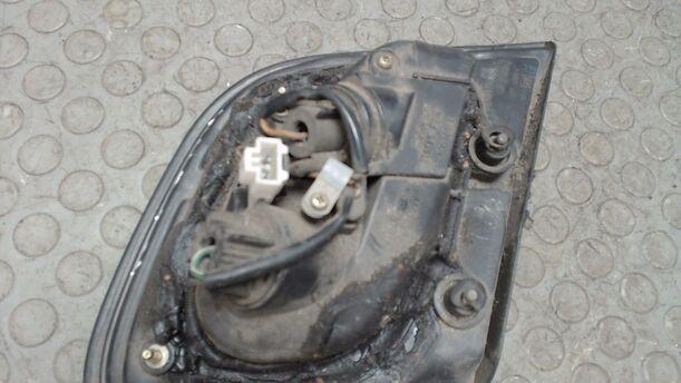 Foto: HECKLEUCHTE INNEN LINKS  (FACELIFT) eines Nissan Almera 1.4