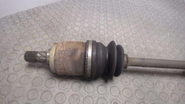 Foto: ANTRIEBSWELLE LINKS eines Nissan Almera 1.4