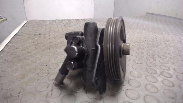Foto: LENKGETRIEBEPUMPE eines Nissan Almera 1.4