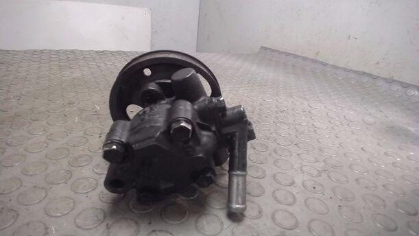 Foto: LENKGETRIEBEPUMPE eines Nissan Almera 1.4