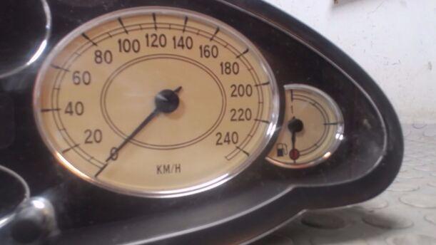 Foto: TACHOEINHEIT eines Rover 75 2.0 V6