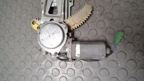 Foto: FENSTERHEBER ELEKTRISCH HINTEN RECHTS eines Subaru Impreza 2.0 4WD