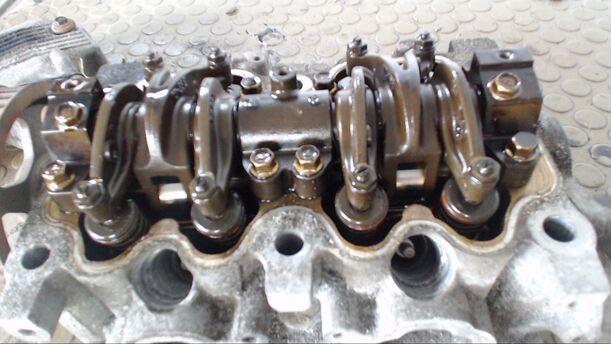 Foto: ZYLINDERKOPF 1. REIHE eines Subaru Impreza 2.0 4WD