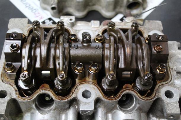 Foto: ZYLINDERKOPF 2. REIHE eines Subaru Impreza 2.0 4WD