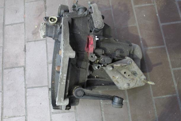 Foto: SCHALTGETRIEBE 5-GANG eines Citroen Saxo 1.1