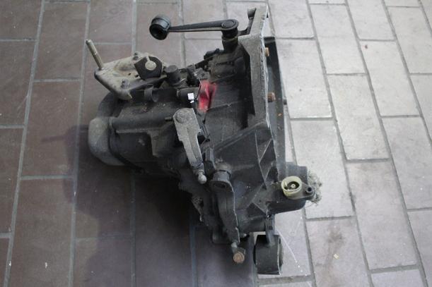 Foto: SCHALTGETRIEBE 5-GANG eines Citroen Saxo 1.1