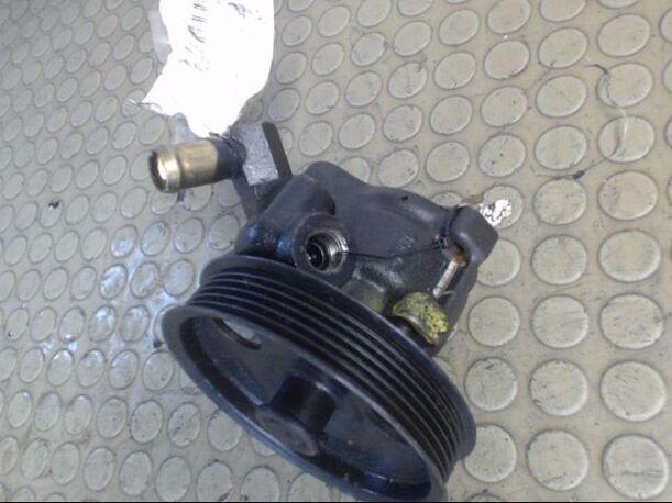 Foto: LENKGETRIEBEPUMPE eines Ford Mondeo Turnier 16V
