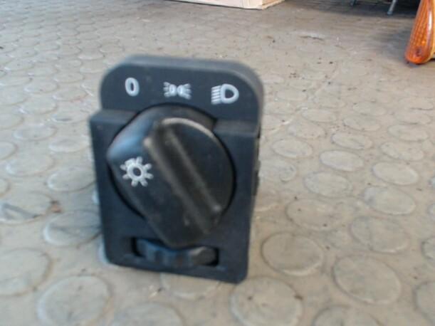 Foto: LICHTSCHALTER eines Opel Vectra