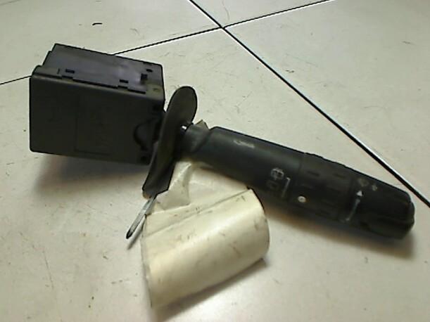 Foto: SCHEIBENWISCHERSCHALTER eines Peugeot 405 Break s