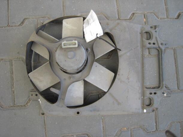 Foto: ELEKTROLÜFTER eines Seat Ibiza 1.4i s