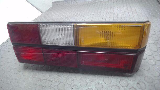 Foto: HECKLEUCHTE / RÜCKLICHT RECHTS eines VW GOLF L