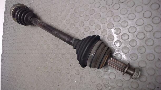 Foto: ANTRIEBSWELLE LINKS eines VW GOLF L